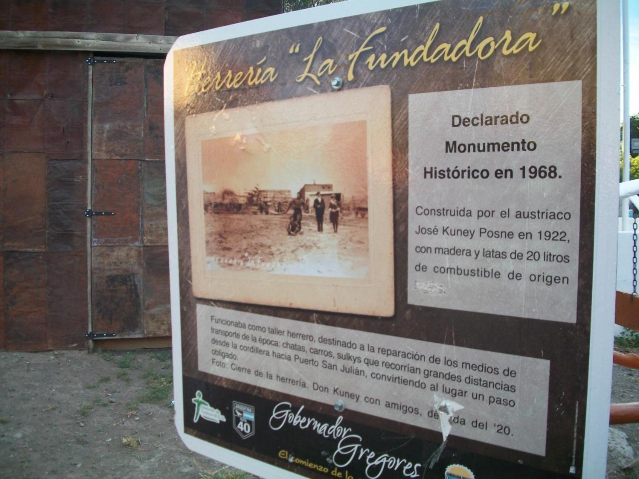 Hospedaje "San Andres" Gobernador Gregores Bagian luar foto